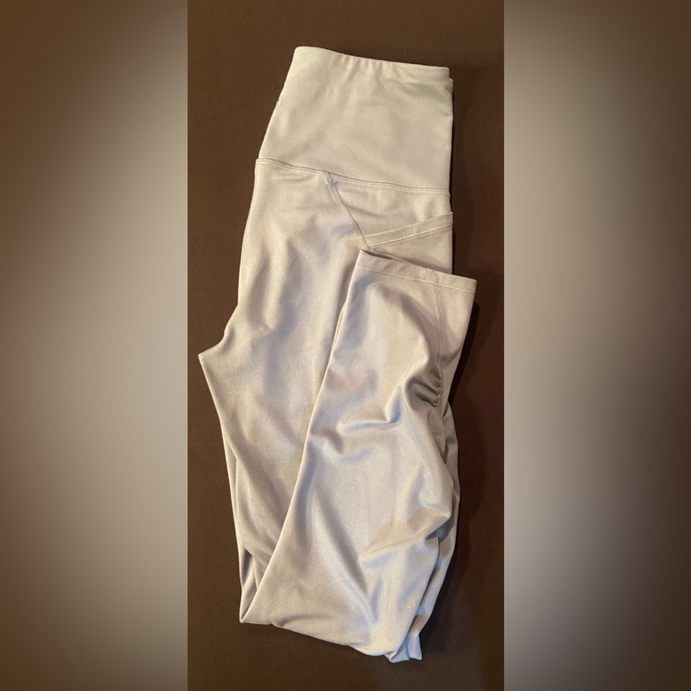 all in motion ~ Grey Blue ~ Leggings ~ Sz M 
w/ pockets ~ Good Pre-Owned Cond 💕